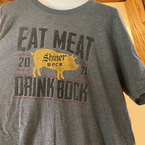 Grey T-shirt shiner bock